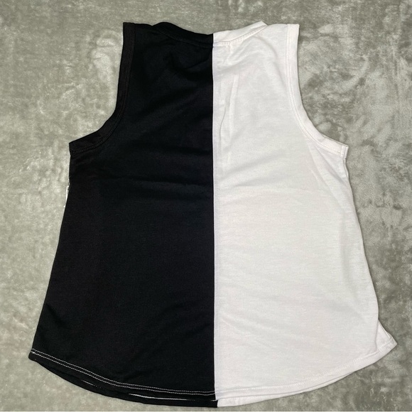 Tanktops 4 Piece Bundle Size Small - Picture 15 of 16